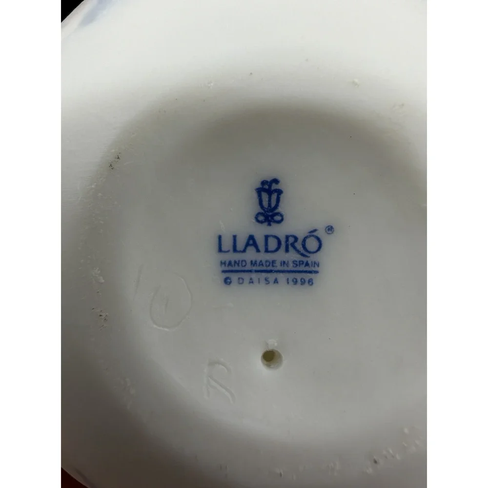Vintage Lladro 1997 Annual Porcelain Christmas Ornament 🎄✨